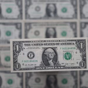 Dollar index back above 100 ahead of expected red-hot U.S. inflation data