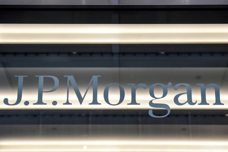 JPMorgan expects smaller contraction in UK economy in 2023