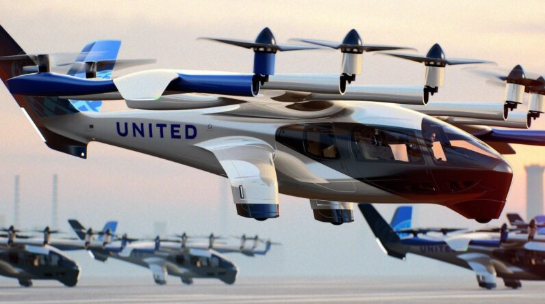 United plans to fly people from the city centers of New York and Chicago to major airports using a 4-seat electric air taxi