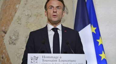 Braving boos, Macron hopes ‘cathartic’ walkabouts will soothe pension anger