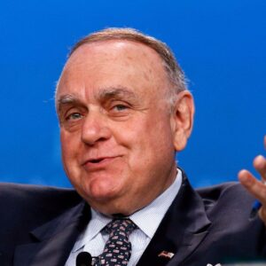 Billionaire investor Leon Cooperman says the US is going through a ‘textbook’ financial crisis and the S&P 500 won’t hit a new high for a long time