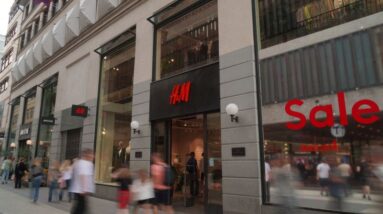 Analysis-European retailers risk dressing-down from investors as consumers flinch
